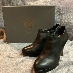 NIB Vince Camuto Elvin pumps in Black Nappa Size 6.5M.